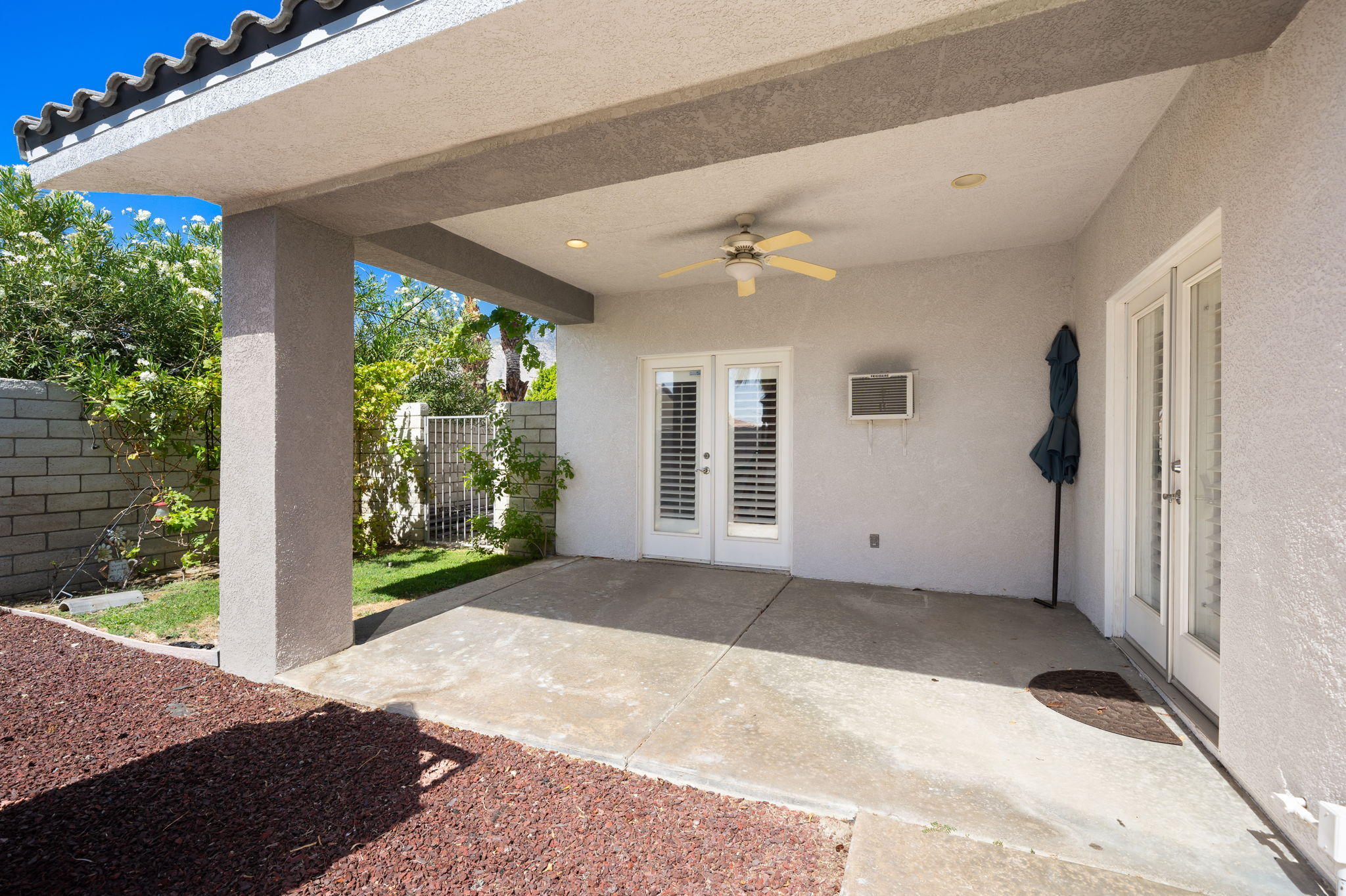 2120 West Nicola Road Palm Springs, CA 92262 - Photo 20 of 37 a view of backyard with garden