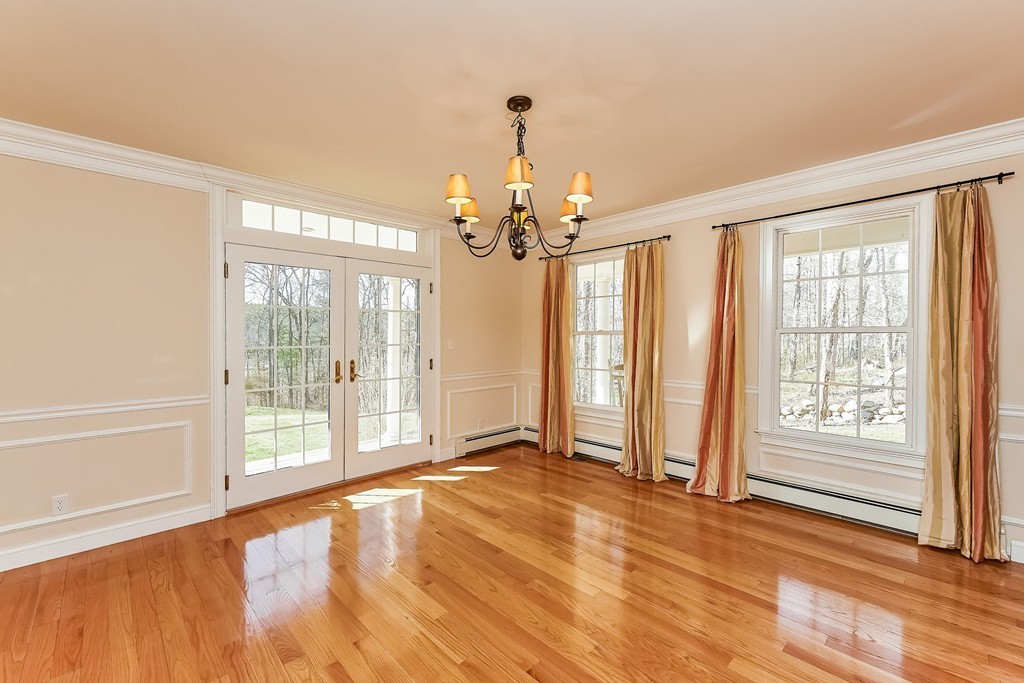 486 Spring Street Marshfield, MA 02050 - Photo 4 of 30 Gallery Image 4