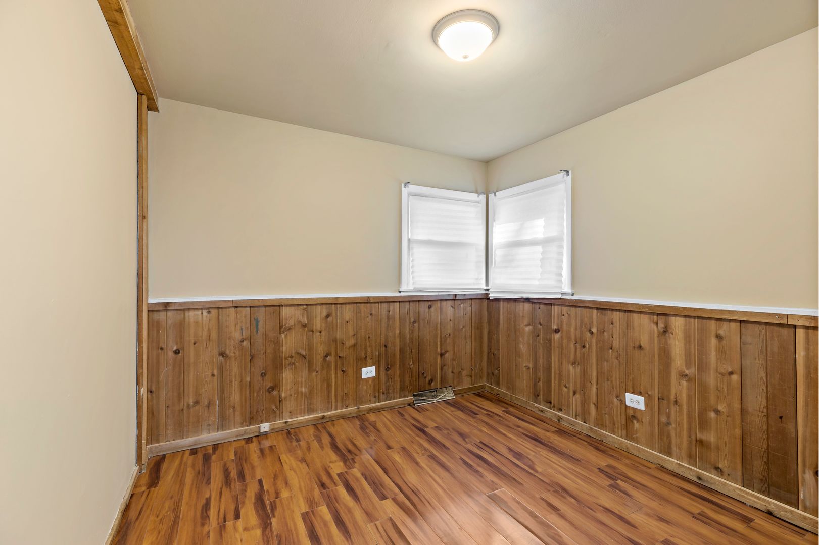 18740 Springfield Avenue Flossmoor, IL 60422 - Photo 10 of 16 a view of wooden floor
