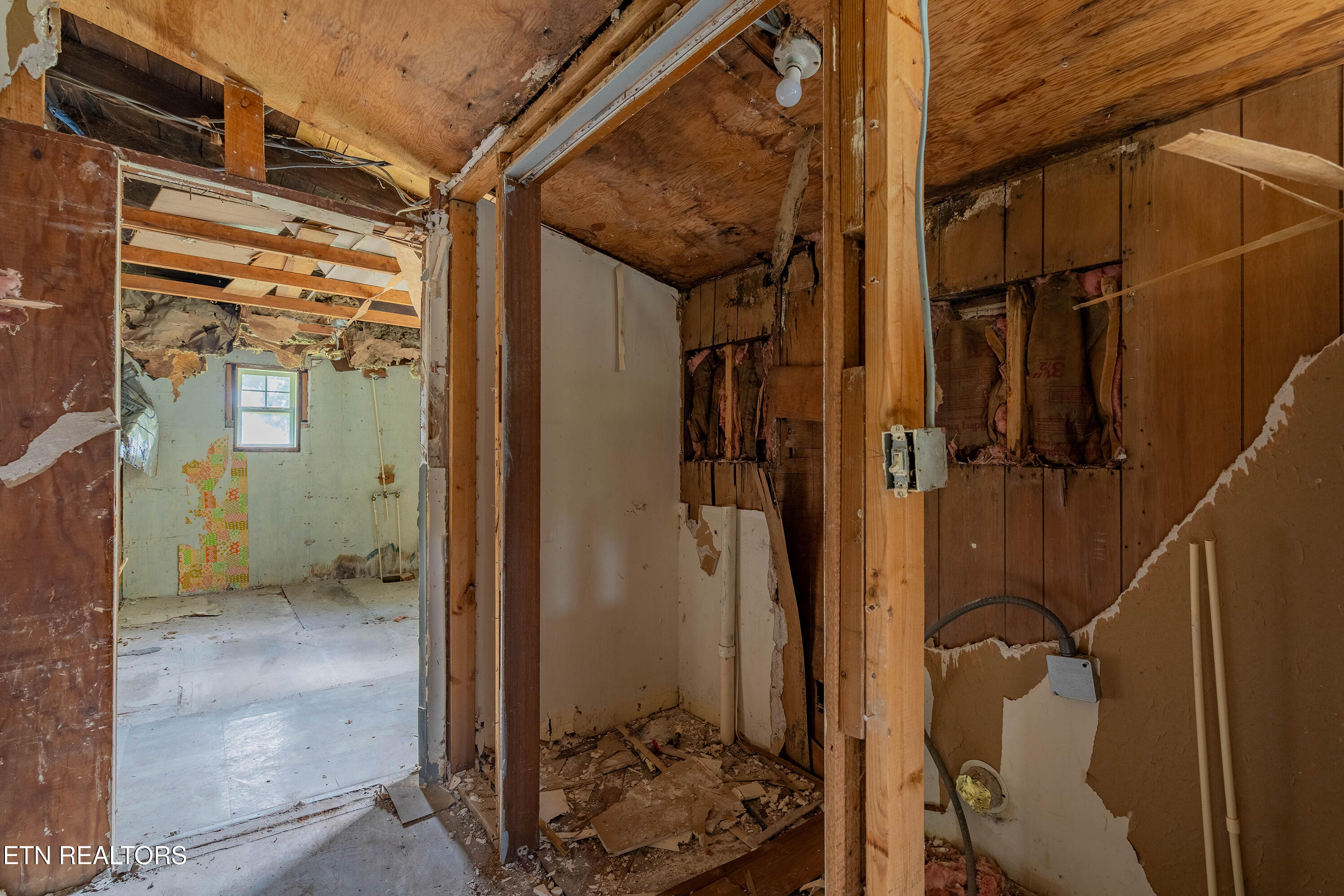 440 Liberty Road Wartburg, TN 37887 - Photo 7 of 20 A7300550-HDR