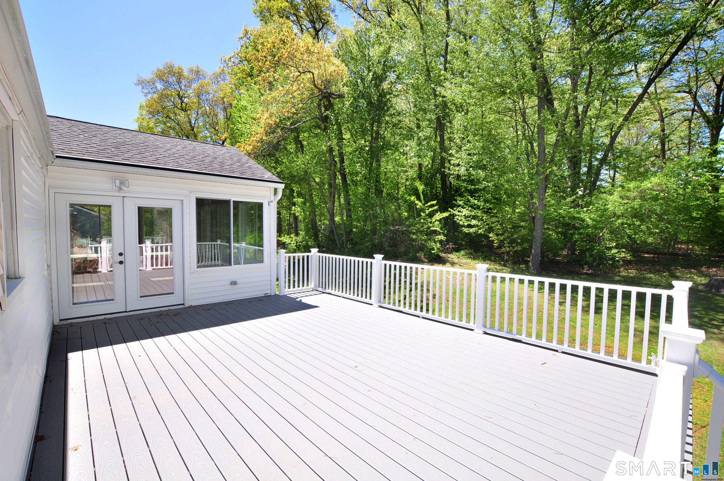 85 Winthrop Road Windsor, CT 06095 - Photo 33 of 36