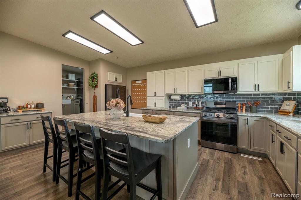 5373 Mertz Road Mayville, MI 48744 - Photo 6 of 36 Gallery Image 6