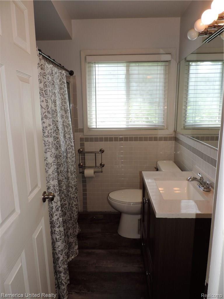 32020 Marblehead Road Farmington, MI 48336 - Photo 11 of 32 DSCN5368.JPG