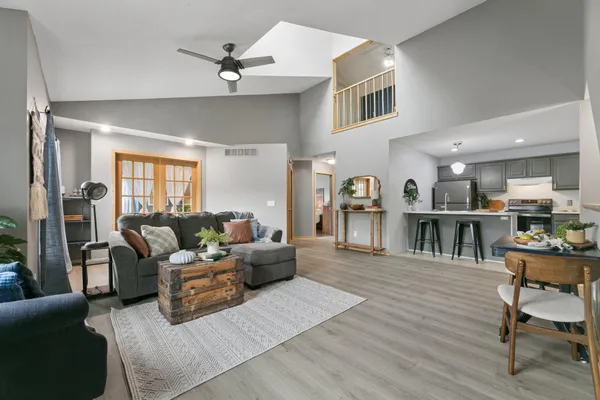 $200,000 | 108 Morningside Drive Northeast, Hutchinson, MN 55350