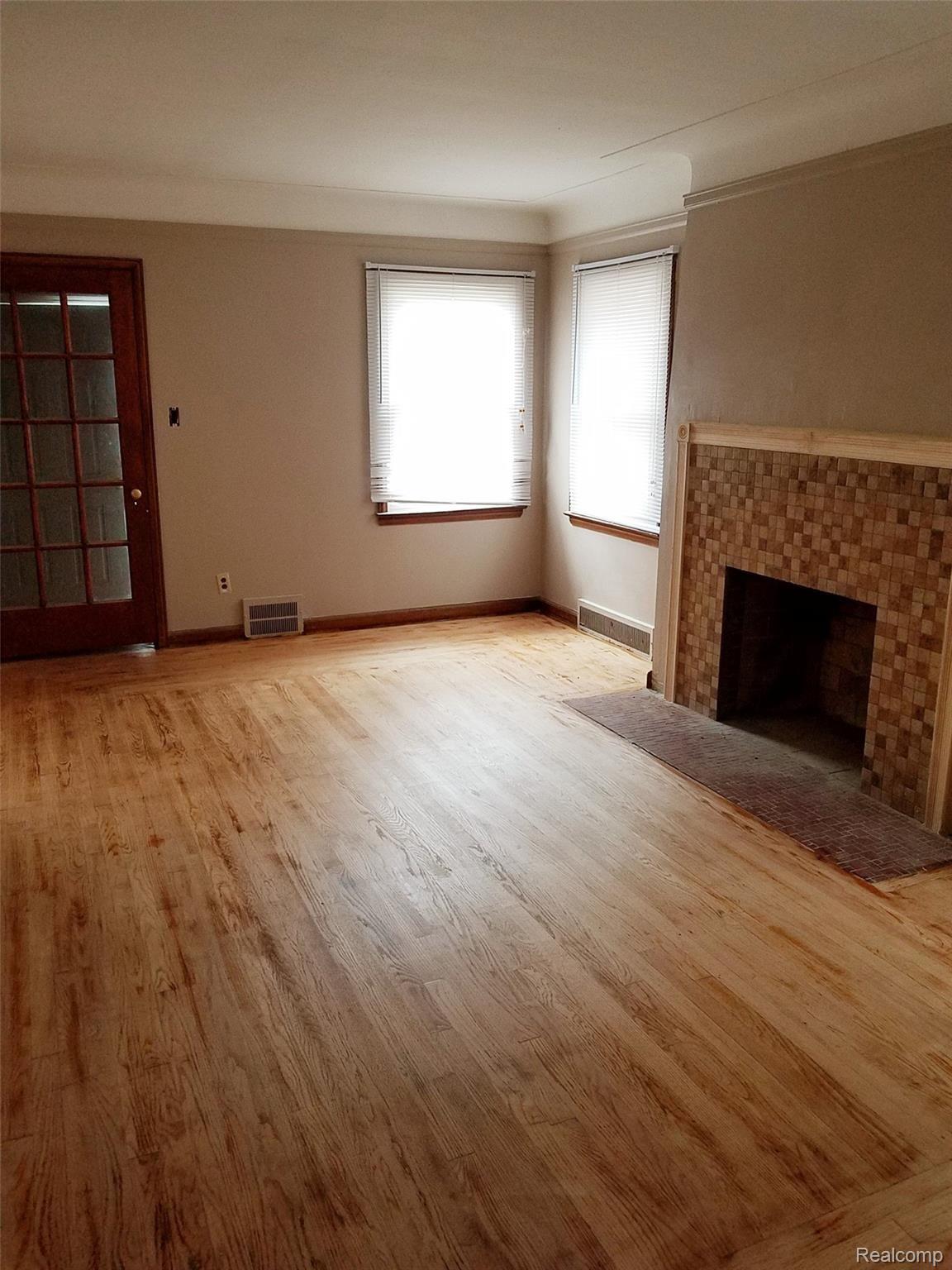 9950 Balfour Road Detroit, MI 48224 - Photo 9 of 11 20190427_055230.jpg