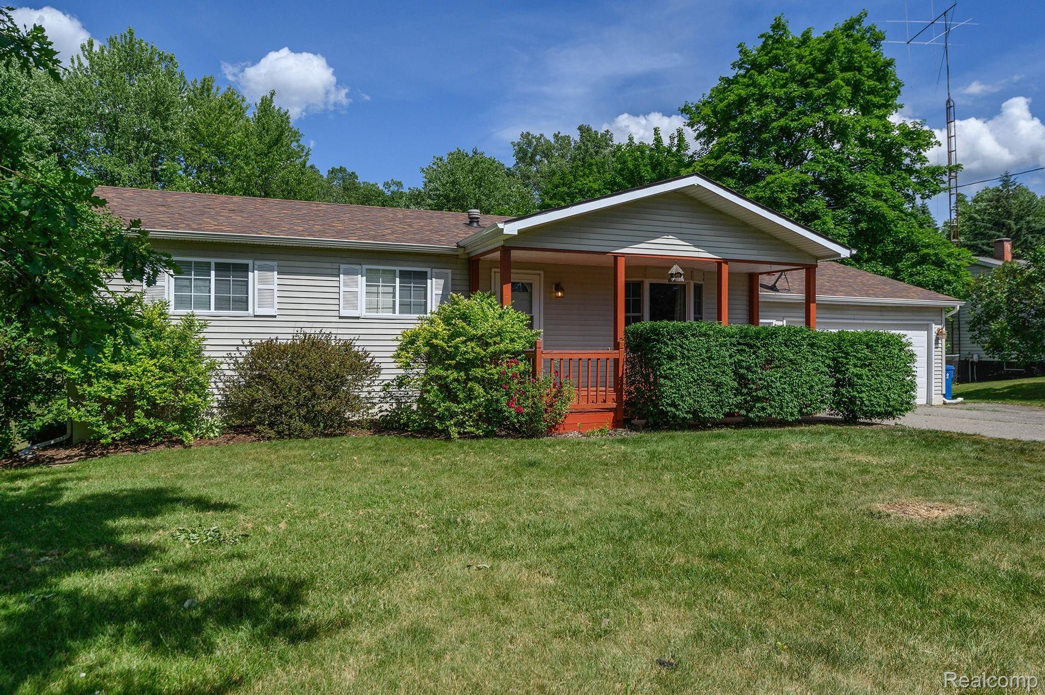 13231 North Horrell Road Fenton, MI 48430 - Photo 1 of 27 CNG_3315.jpg