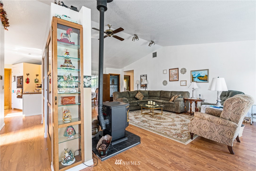 6831 183rd Avenue Southwest Rochester, WA 98579 - Photo 13 of 25