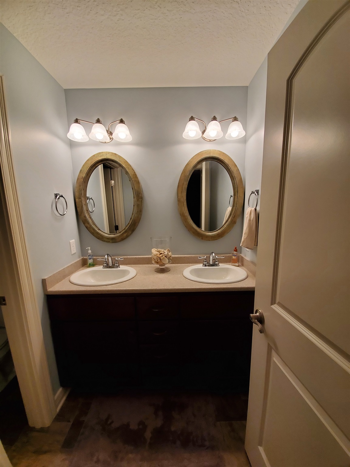 18431 Tonkel Road Auburn, IN 46706 - Photo 27 of 36 Gallery Image 27