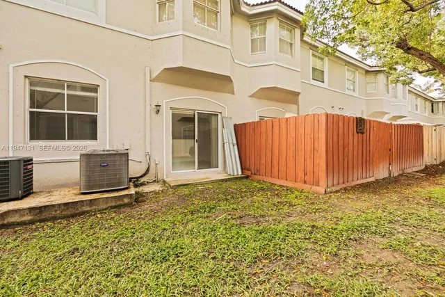 $1,600 | 1663 Southeast 27th Drive, Unit 105, Homestead, FL 33035