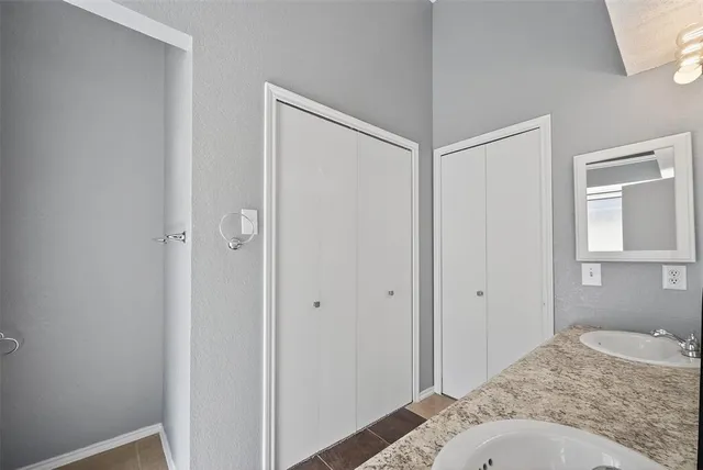 a view of a bedroom and bedroom