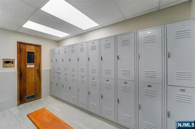 $447,900 | 2005 Harmon Cove Tower, Secaucus, NJ 07094