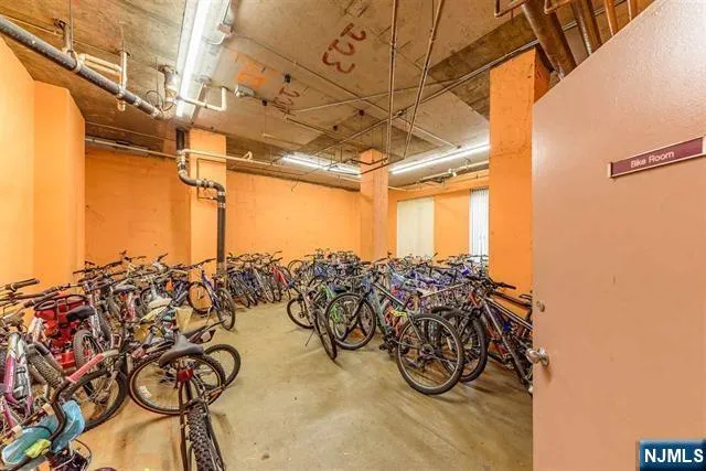 $447,900 | 2005 Harmon Cove Tower, Secaucus, NJ 07094