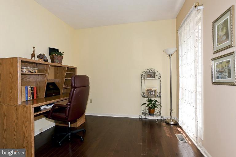 10228 Wetherburn Road Ellicott City, MD 21042 - Photo 17 of 20 Study/ Office