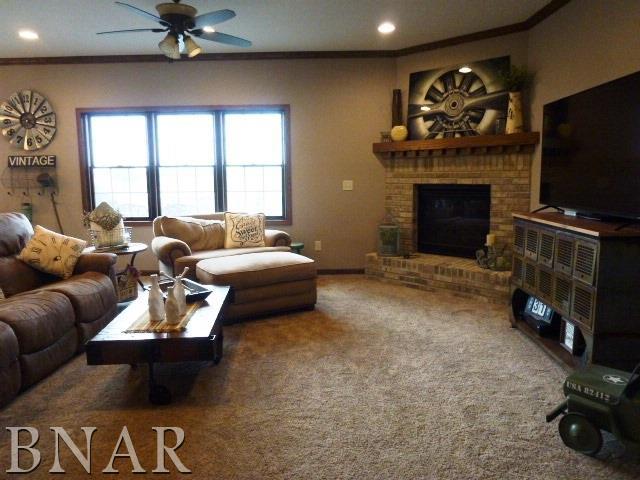 8192 Kleemann Road Clinton, IL 61727 - Photo 2 of 33