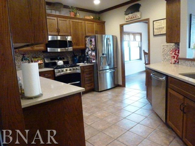 8192 Kleemann Road Clinton, IL 61727 - Photo 10 of 33