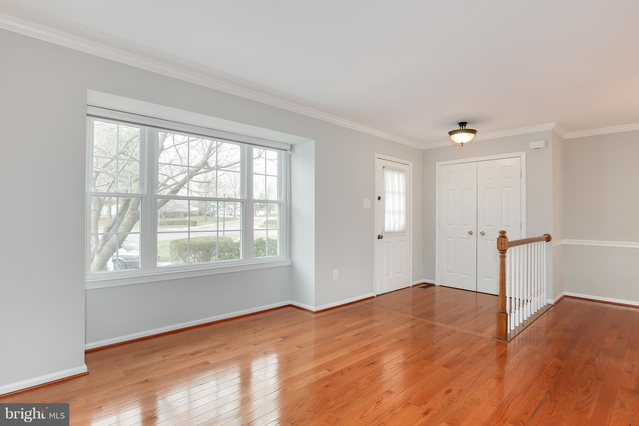 15008 Shamrock Ridge Road Silver Spring, MD 20906 - Photo 3 of 28 Living Room