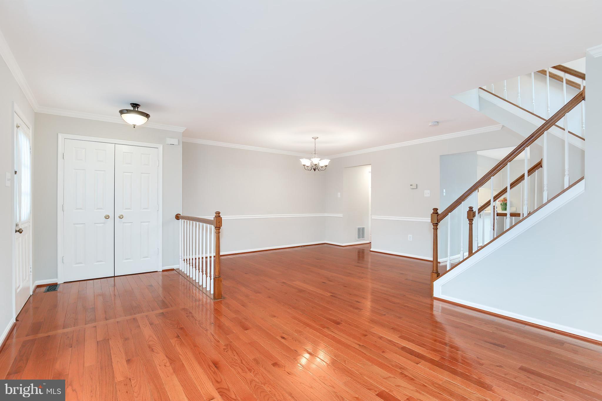 15008 Shamrock Ridge Road Silver Spring, MD 20906 - Photo 5 of 28 Living Room