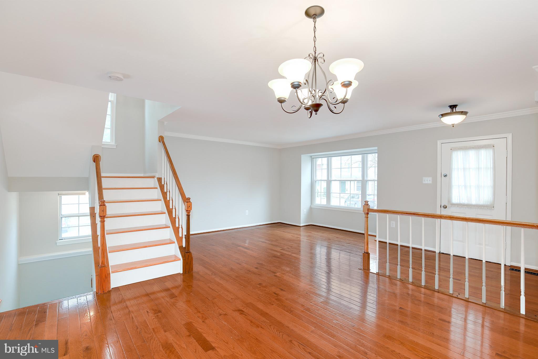 15008 Shamrock Ridge Road Silver Spring, MD 20906 - Photo 7 of 28 Living Room