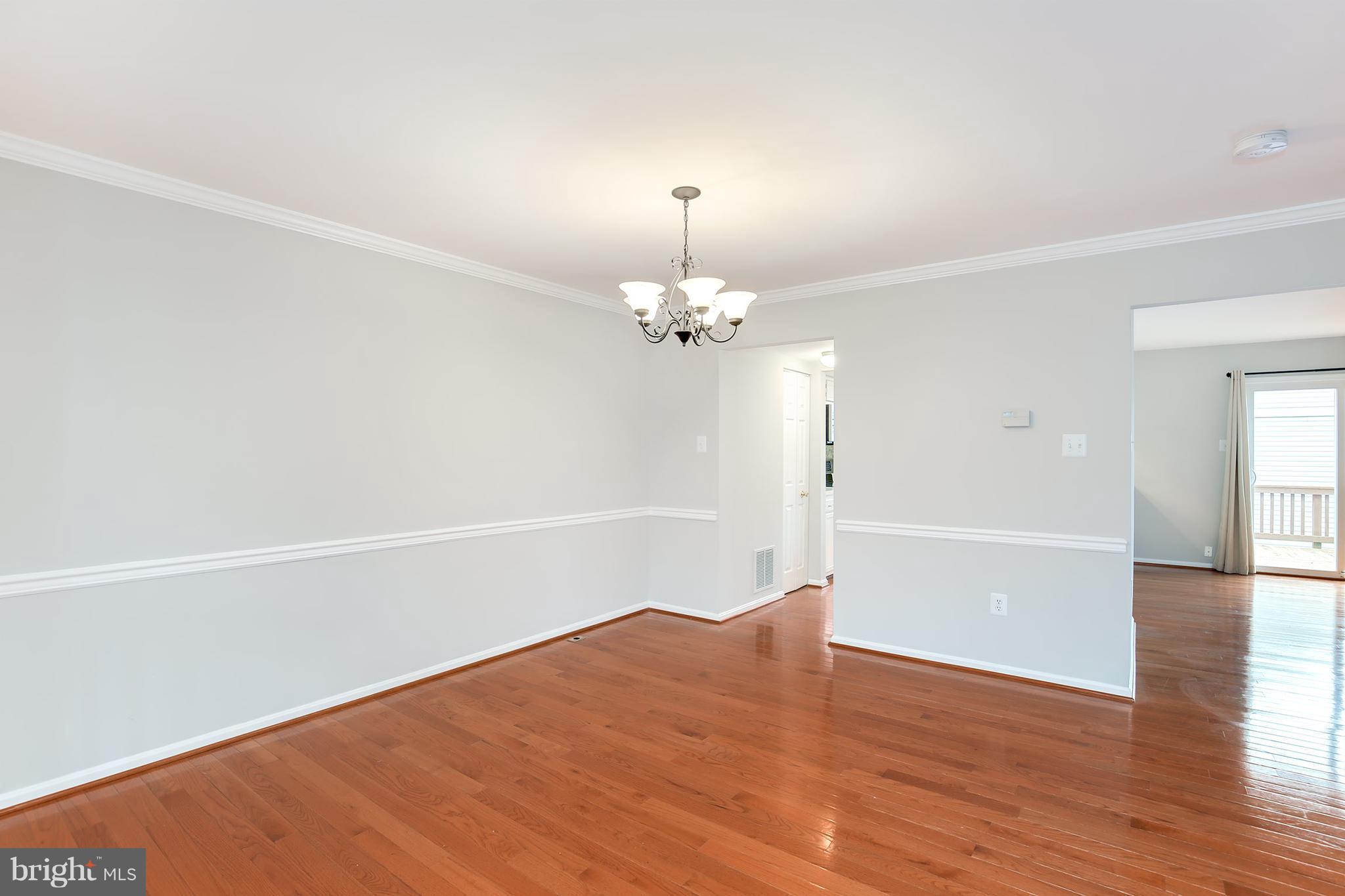 15008 Shamrock Ridge Road Silver Spring, MD 20906 - Photo 8 of 28 Living Room