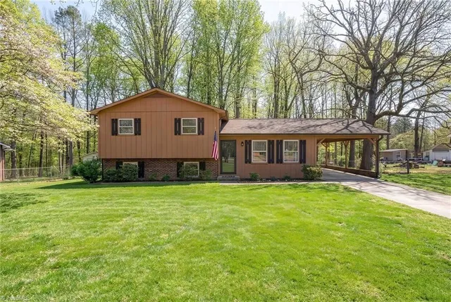 $250,000 | 230 Center Street, Cooleemee, NC 27014