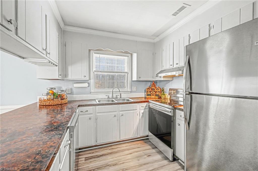 230 Center Street Cooleemee, NC 27014 - Photo 10 of 50