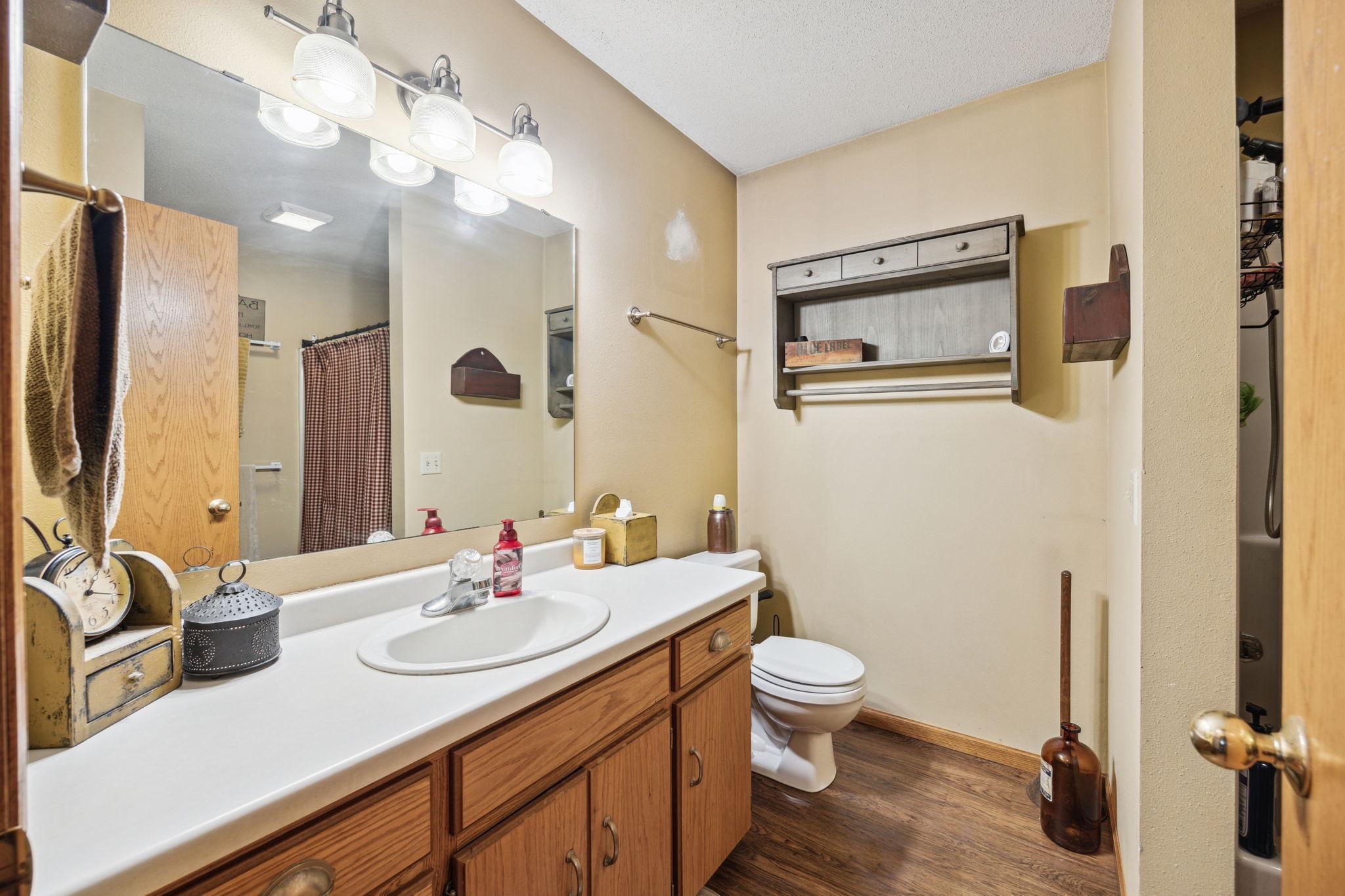 16105 Golfview Road Northeast New London, MN 56273 - Photo 17 of 31 Gallery Image 17