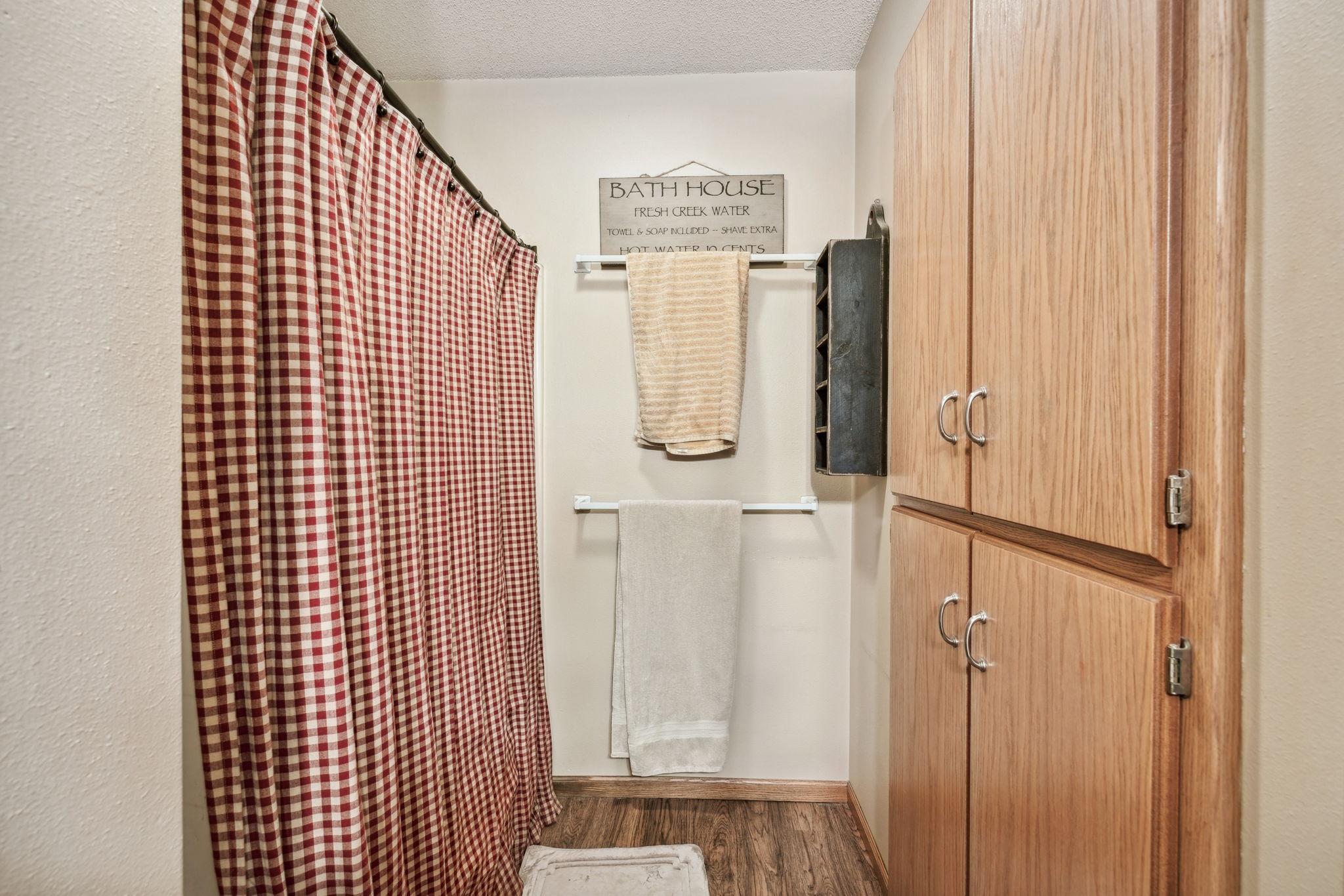 16105 Golfview Road Northeast New London, MN 56273 - Photo 18 of 31 Gallery Image 18