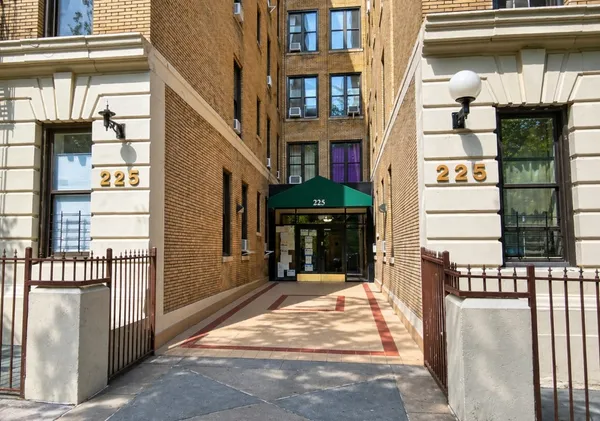 $3,600 | 225 Central Park North, Unit 12 | Harlem