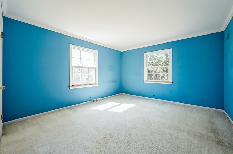 2961 Cherry Lane Northbrook, IL 60062 - Photo 13 of 21 an empty room with windows