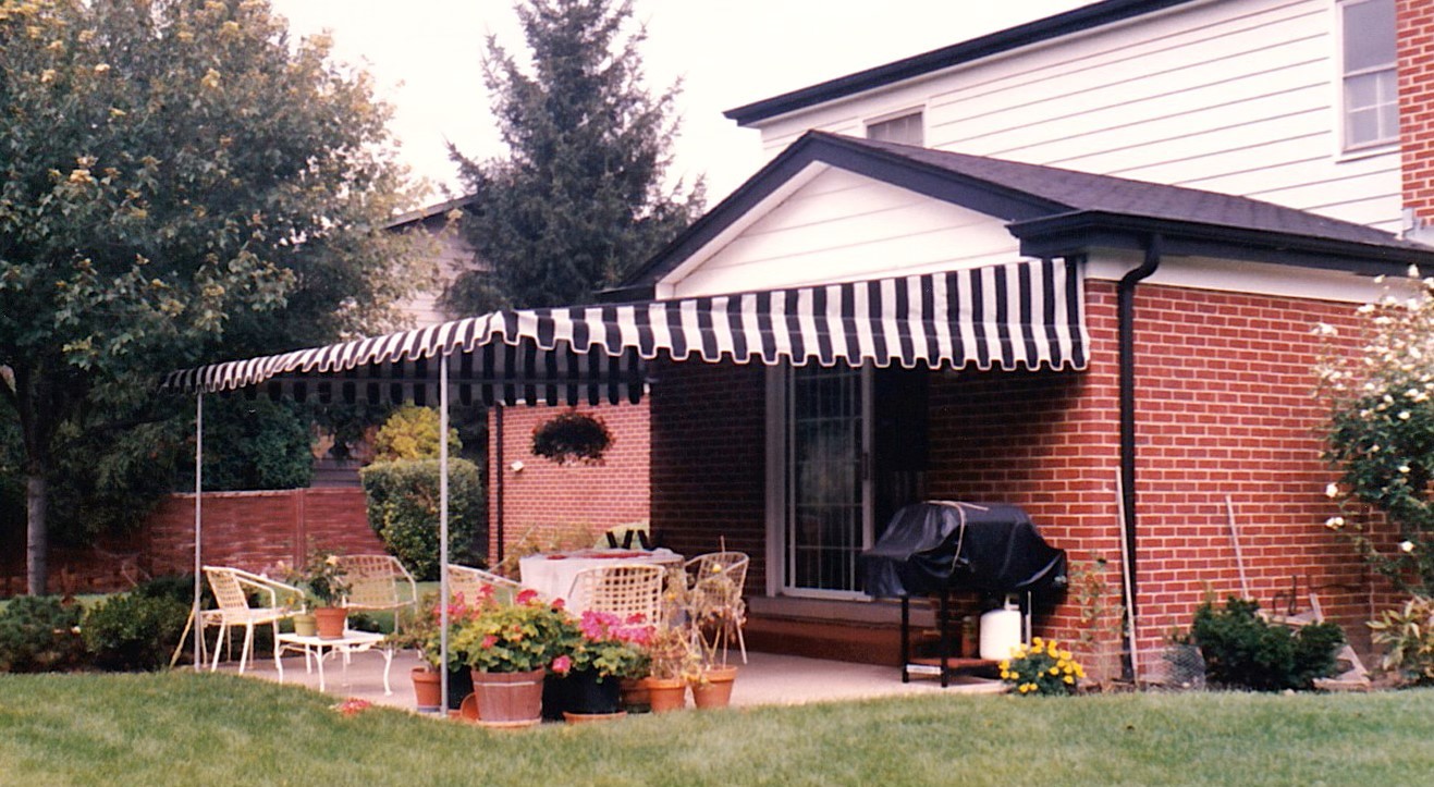 2961 Cherry Lane Northbrook, IL 60062 - Photo 18 of 21 front view of a house with a patio