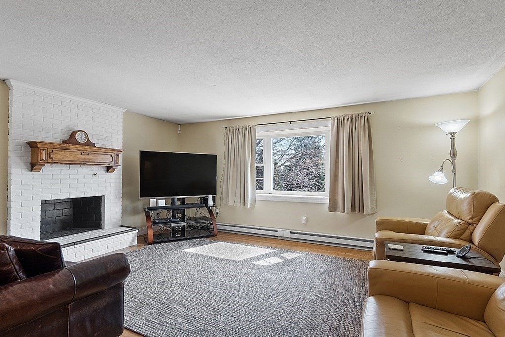 19 Redwood Road Lunenburg, MA 01462 - Photo 6 of 33 Gallery Image 6