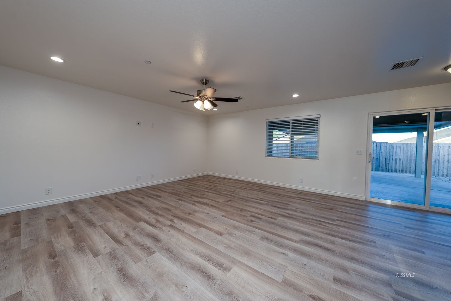 1112 Porter Street Ridgecrest, CA 93555 - Photo 15 of 48