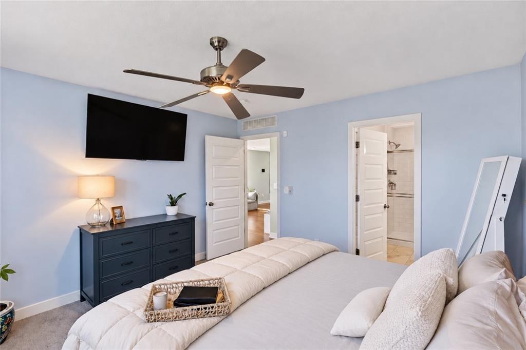 8828 Southwest 9th Street Lee's Summit, MO 64081 - Photo 14 of 29 Gallery Image 14
