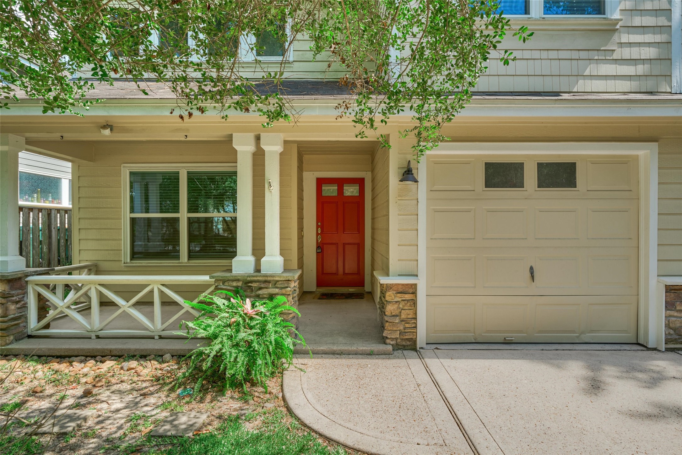 59 West Gaslight Place Spring, TX 77382 - Photo 4 of 47 Welcoming front porch.