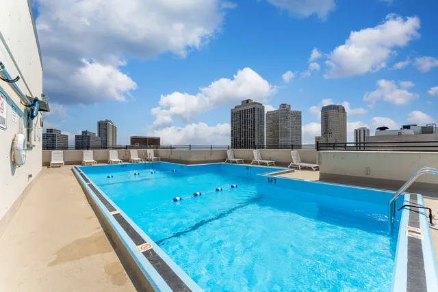 $2,350 | 2754 North Hampden Court, Unit 1003, Chicago, IL 60614