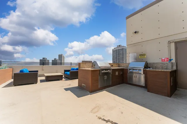 $2,350 | 2754 North Hampden Court, Unit 1003, Chicago, IL 60614