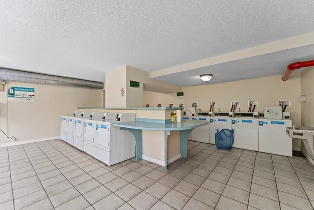 $2,350 | 2754 North Hampden Court, Unit 1003, Chicago, IL 60614