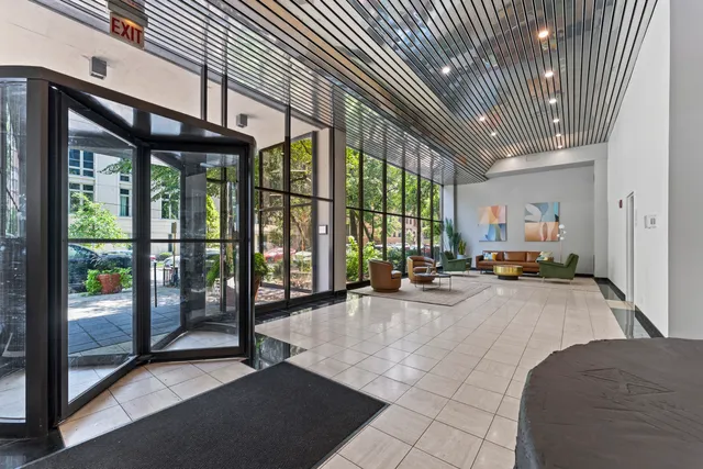 $2,350 | 2754 North Hampden Court, Unit 1003, Chicago, IL 60614