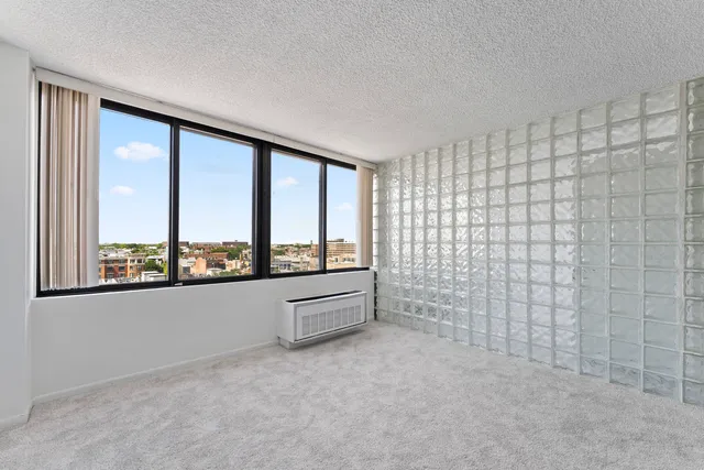 $2,350 | 2754 North Hampden Court, Unit 1003, Chicago, IL 60614