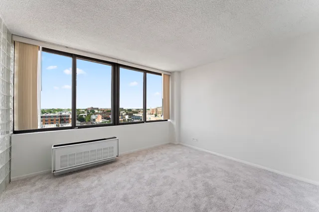 $2,350 | 2754 North Hampden Court, Unit 1003, Chicago, IL 60614