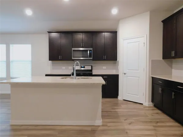 $2,350 | 229 Briarwood Lane, Lake Dallas, TX 75065