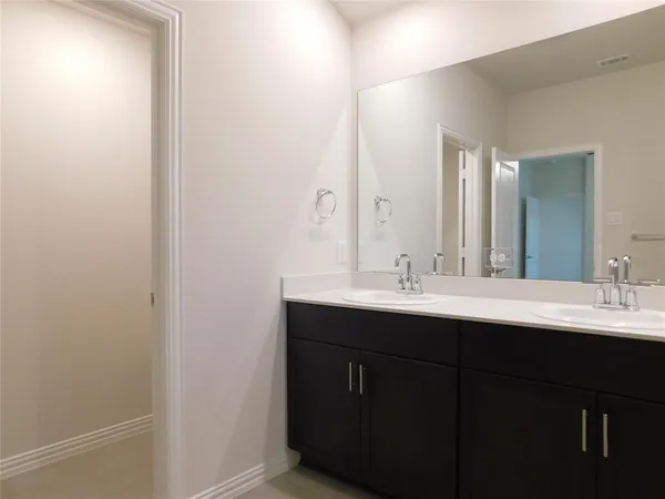 $2,350 | 229 Briarwood Lane, Lake Dallas, TX 75065