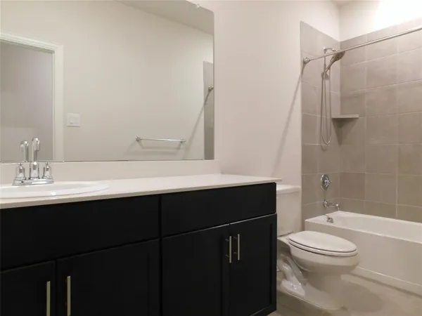 $2,350 | 229 Briarwood Lane, Lake Dallas, TX 75065