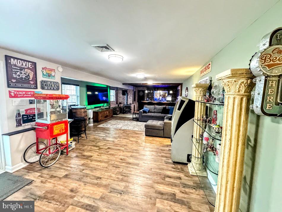 1 Point Of Wds Hazleton, PA 18202 - Photo 39 of 88 LARGE FAMILY ROOM