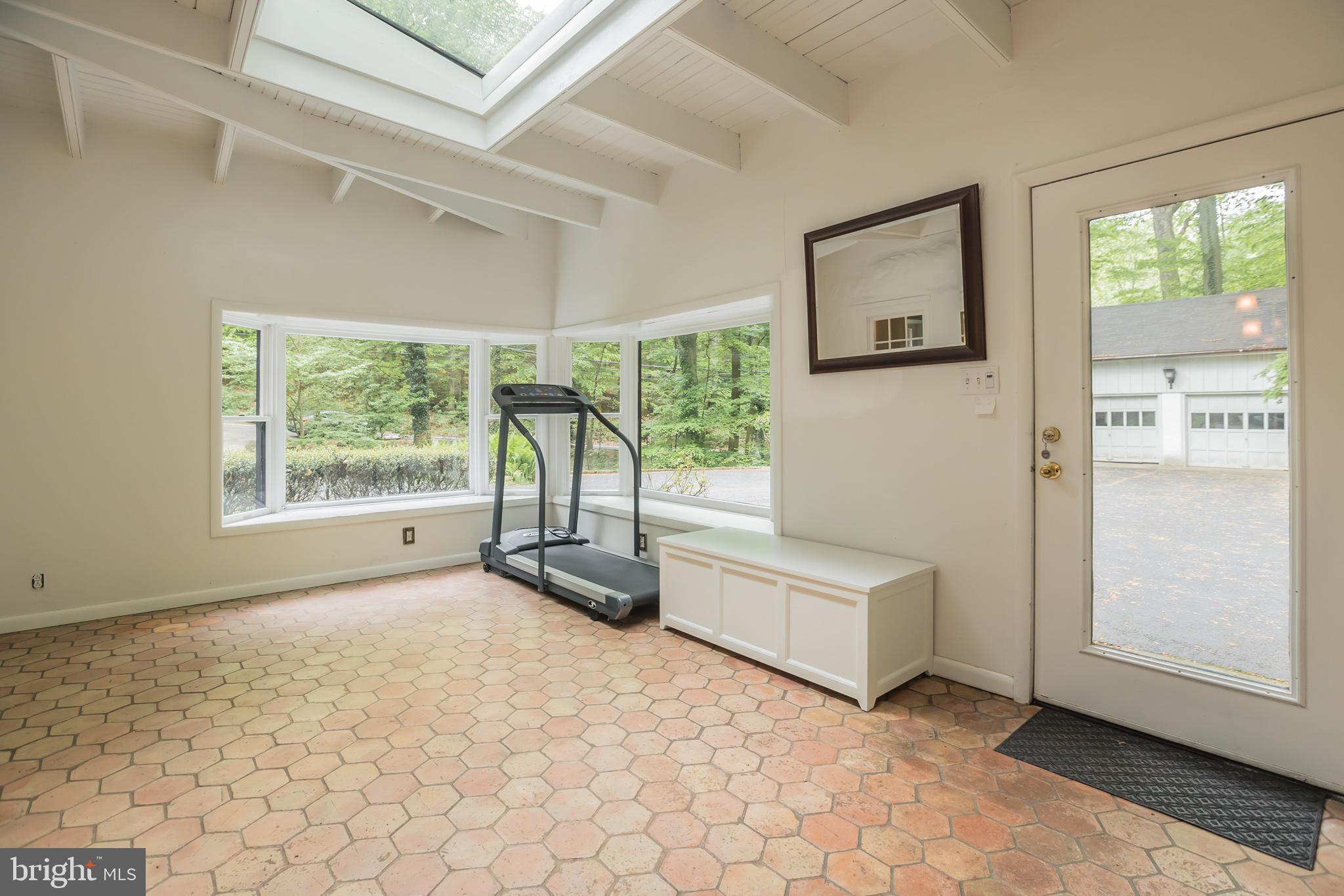 1169 Radnor Road Wayne, PA 19087 - Photo 5 of 33