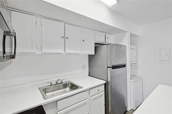 $900 | 9839 Walnut Street, Unit 306, Dallas, TX 75243