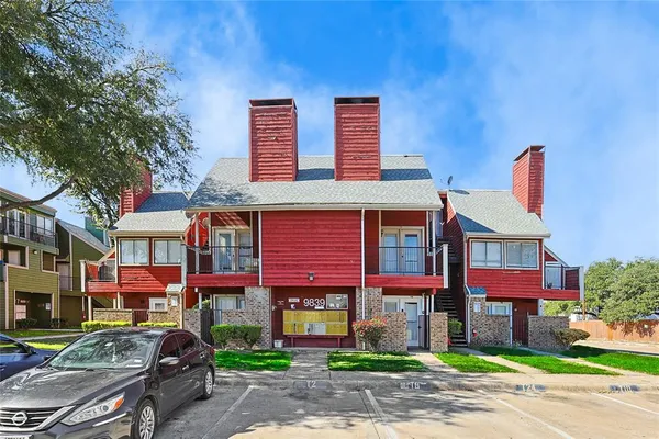 $900 | 9839 Walnut Street, Unit 306, Dallas, TX 75243