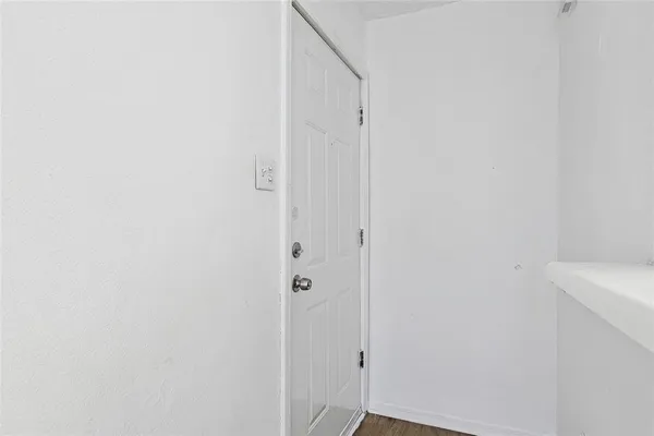 $900 | 9839 Walnut Street, Unit 306, Dallas, TX 75243
