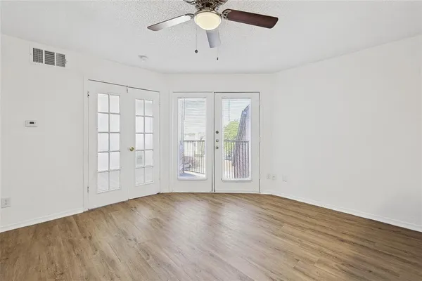 $900 | 9839 Walnut Street, Unit 306, Dallas, TX 75243