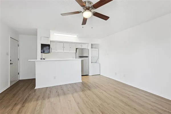 $900 | 9839 Walnut Street, Unit 306, Dallas, TX 75243